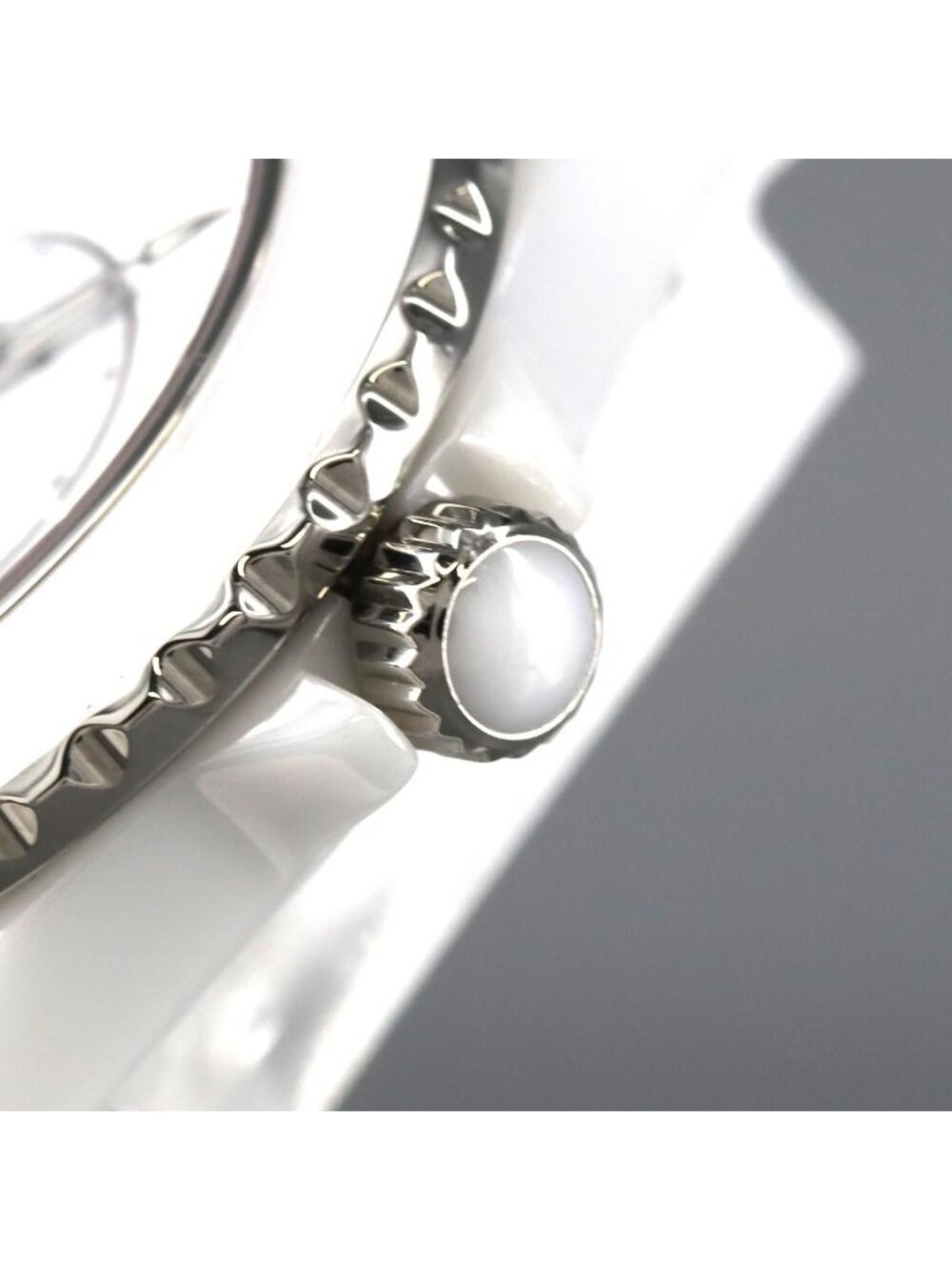 Chanel Phantom 33 mm Ceramic Quartz Watch - Picture 4 of 8